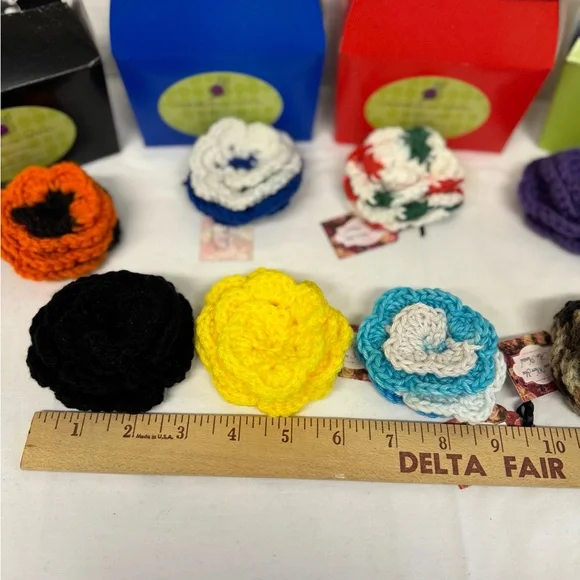 Handmade Crochet Flower Pins New comes with gift box - Picture 6 of 11
